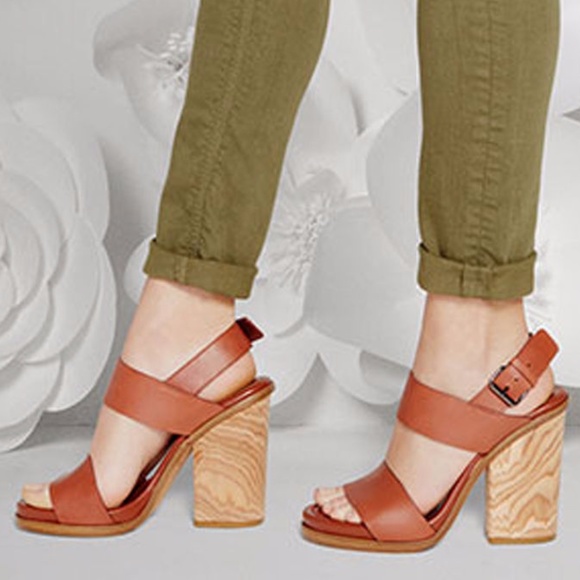 roxy solis flip flops